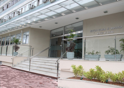 O Instituto Estadual de Cardiologia Aloysio de Castro foi criado em 1941. A sede está instalada no bairro Humaitá desde 1967