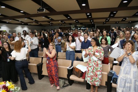 Colaboradores se reuniram no auditório da nova sede