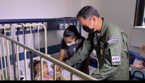 Comandante Medina conheceu a pequena Isabel e sua mãe após transporte do órgão